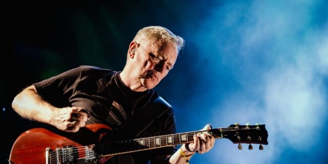 New Order – Johnny Marr: Όταν οι θρύλοι συναντήθηκαν στη σκηνή του Release