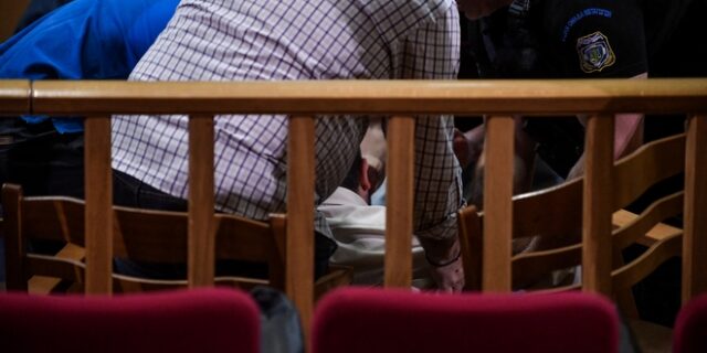 Δίκη Χρυσής Αυγής: Αιφνίδια διακοπή, κατέρρευσε ο Πατέλης