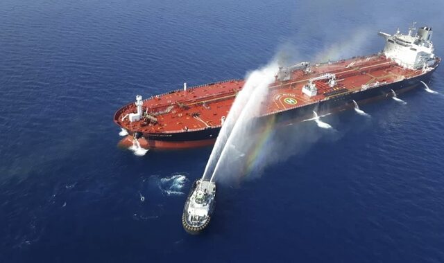 Κόλπος Ομάν: Το ιαπωνικό τάνκερ που χτυπήθηκε κατευθύνεται σε λιμάνι των ΗΑΕ