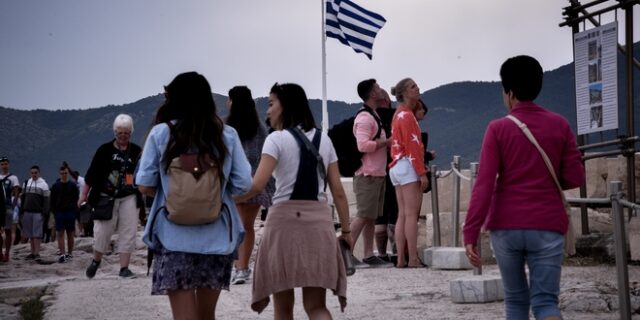 Βρετανία για Ελλάδα: Τα κουνούπια και οι φωτιές σε ταξιδιωτική οδηγία