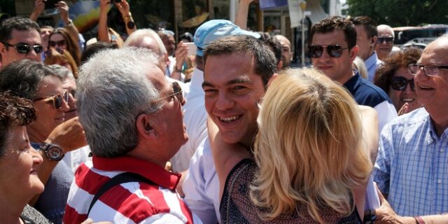 Τσίπρας: Το “όλοι μαζί στην έξοδο από την κρίση” απέναντι στο “ο καθένας μόνος κι όποιος αντέξει”