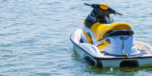Κρήτη: Πήγε να βάλει μπροστά τζετ σκι και άρπαξε φωτιά
