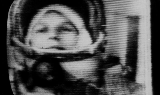 Βαλεντίνα Τερεσκόβα: Όταν η πρώτη γυναίκα που ταξίδεψε στο διάστημα επέστρεψε στη Γη
