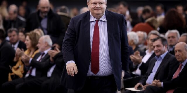 Βενιζέλος: Μετά την αναφορά Αγγελή η δικογραφία πρέπει να διαβιβαστεί αμελλητί στη Βουλή