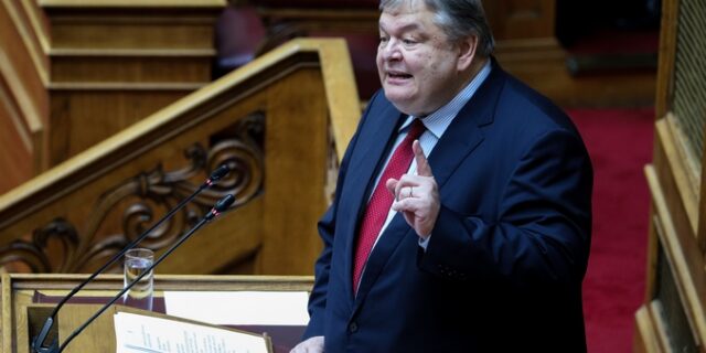 Αποχαιρετιστήρια ομιλία Β. Βενιζέλου στην Βουλή: Θα είμαι πάντα μάχιμος και ενεργός πολίτης