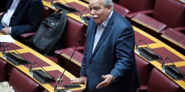 Εξηγήσεις Βούτση: Στη Βουλή δεν έγινε ούτε μία μονιμοποίηση, οι αποσπασμένοι δεν έχουν σχέση με βουλευτές