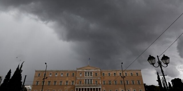 Καιρός: Έντονα φαινόμενα στην Αττική – Ισχυρές καταιγίδες και χαλάζι