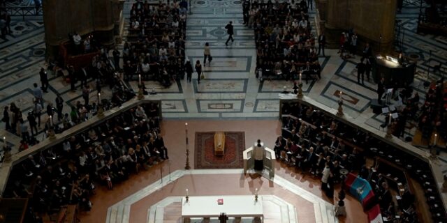 Φράνκο Τζεφιρέλι: Χιλιάδες κόσμου για το “τελευταίο αντίο” στον κορυφαίο σκηνοθέτη