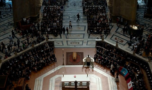 Φράνκο Τζεφιρέλι: Χιλιάδες κόσμου για το “τελευταίο αντίο” στον κορυφαίο σκηνοθέτη
