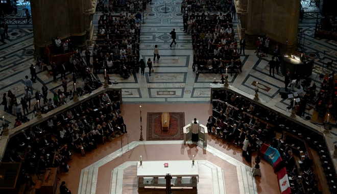 Φράνκο Τζεφιρέλι: Χιλιάδες κόσμου για το “τελευταίο αντίο” στον κορυφαίο σκηνοθέτη