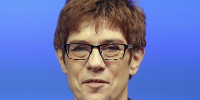 CDU: Η Άνεγκρετ Κραμπ-Καρενμπάουερ αναλαμβάνει νέα υπουργός Άμυνας