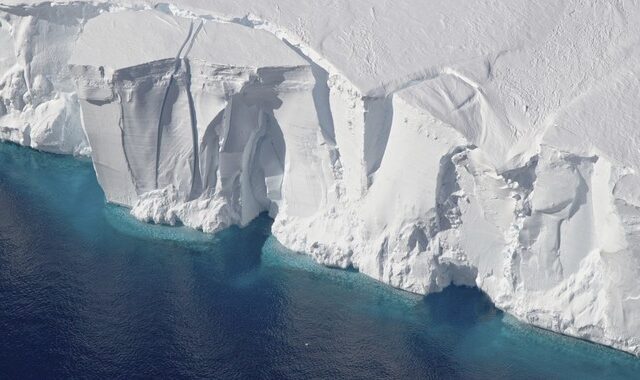 Κλιματική Αλλαγή: Βομβαρδίστε την Ανταρκτική με τεχνητό χιόνι, για να σταματήσουν να λιώνουν οι πάγοι