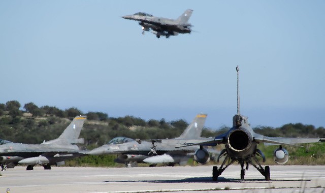 Μπαράζ παραβιάσεων στο Αιγαίο από τους Τούρκους