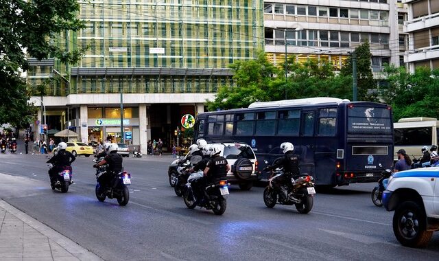 Σύσκεψη Μητσοτάκη – Χρυσοχοΐδη: Τον Αύγουστο η Αστυνομία θα επιστρέψει ενισχυμένη στους δρόμους