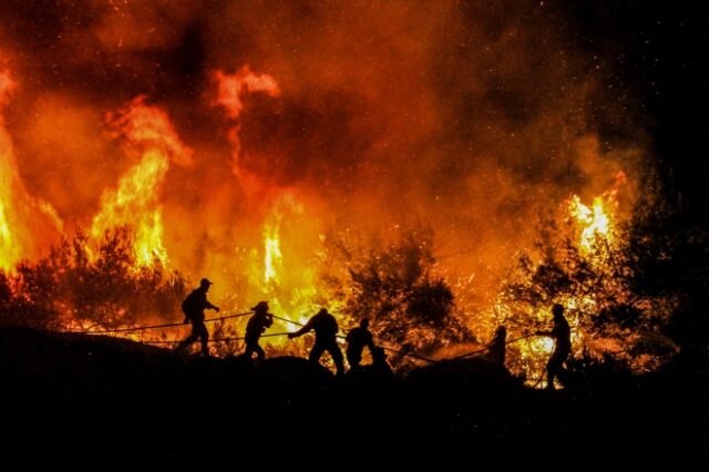 Το χρονικό της φωτιάς στην Εύβοια: Ολονύχτια μάχη με τις φλόγες