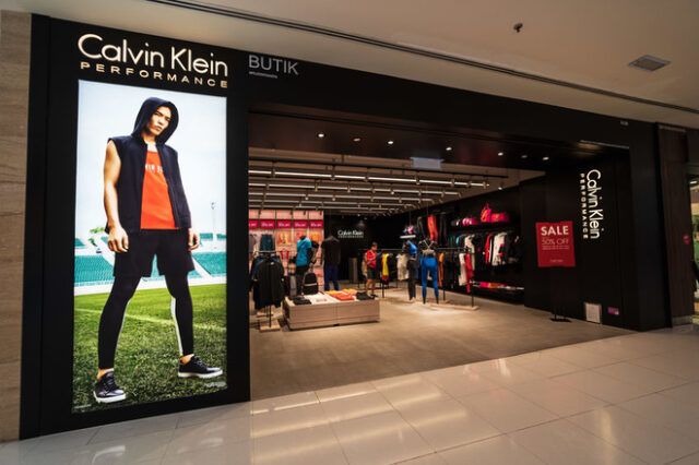 Folli Follie: Έχασε και τα Calvin Klein – Σε ποιον όμιλο περνά η διανομή
