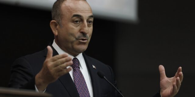 Τσαβούσογλου: Αν οι ΗΠΑ επιβάλουν κυρώσεις για τους S-400, θα ανταποδώσουμε
