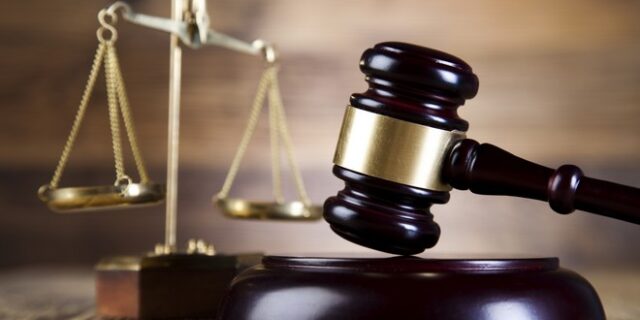 Δικαστής έδειξε επιείκεια σε 16χρονο κατηγορούμενο για βιασμό γιατί είναι από “καλή οικογένεια”