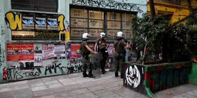 Εθνικές εκλογές 2019: Αναρχικοί έκλεψαν κάλπες στα Εξάρχεια
