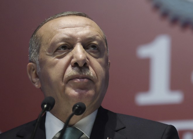 Ερντογάν: Ο Τραμπ μπορεί να αντιπαρέλθει τις πιθανές κυρώσεις σε βάρος της Τουρκίας