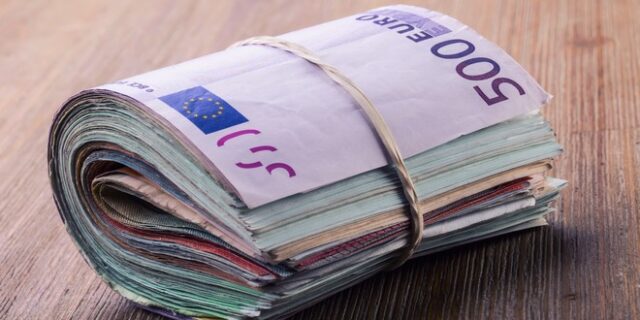 Χίος: 90χρονος που κυκλοφορούσε ρακένδυτος είχε στην τράπεζα ένα εκατ. ευρώ