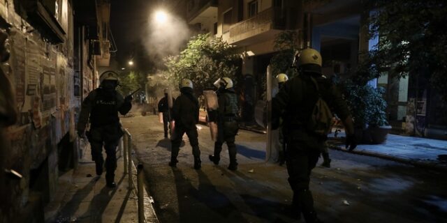 Καταγγελία για Εξάρχεια: “Τα ΜΑΤ ψέκασαν κόσμο σε συναυλία και όταν έφυγαν ήρθαν πάλι οι ναρκέμποροι”