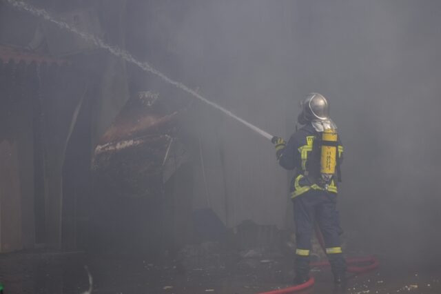 Υπό μερικό έλεγχο η φωτιά στον Ασπρόπυργο, οριοθετήθηκε στην Εύβοια-Καλύτερη εικόνα στην Κεφαλονιά