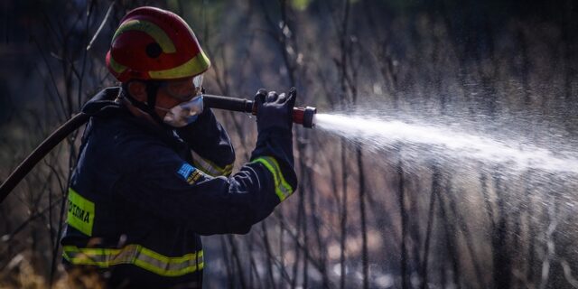 Υπό μερικό έλεγχο η φωτιά στη Σκόπελο