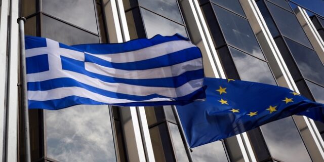Spiegel: Η Ελλάδα δανείζεται φτηνότερα από τις ΗΠΑ