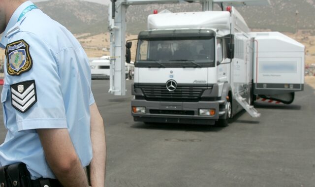 Κρήτη: Πέτρες, γροθιές και ρήξη τυμπάνου για την εφοριακό που “τόλμησε” να ελέγξει οδηγό φορτηγού