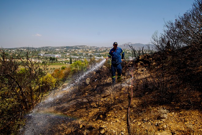 Φωτιά στα Σπάτα: Συνελήφθη η 72χρονη που είχε προσαχθεί