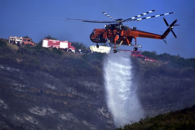 Λαύριο: Πυρκαγιά σε hot spot, τέθηκε γρήγορα υπό μερικό έλεγχο