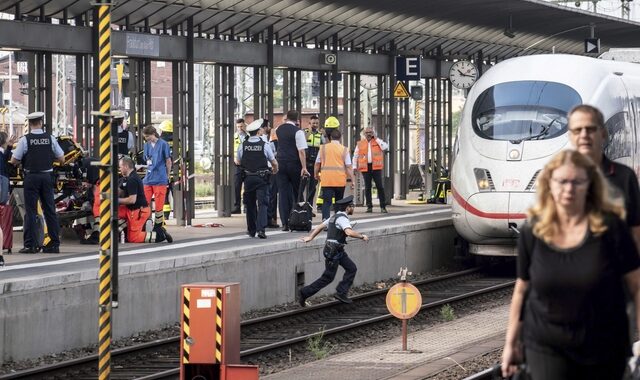 Τρόμος στη Φρανκφούρτη: Έσπρωχνε κόσμο στις ράγες του τρένου – Σκότωσε 8χρονο αγοράκι