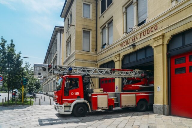 Ιταλία: 50χρονη έμεινε εγκλωβισμένη 27 ώρες μέσα σε ασανσέρ κι επιβίωσε πίνοντας κρασί