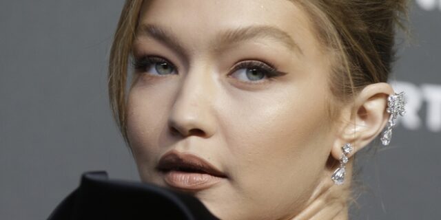 Gigi Hadid: Η σέξι φωτογραφία από τη Μύκονο με τα 2,5 εκατομμύρια likes
