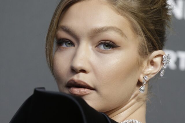 Gigi Hadid: Η σέξι φωτογραφία από τη Μύκονο με τα 2,5 εκατομμύρια likes