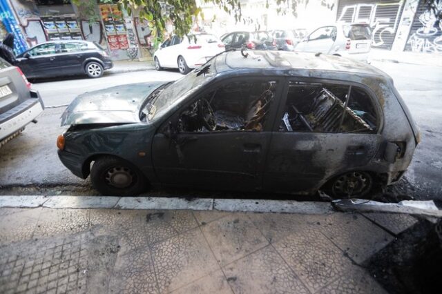 Φωτιά σε δέκα οχήματα στη Θεσσαλονίκη