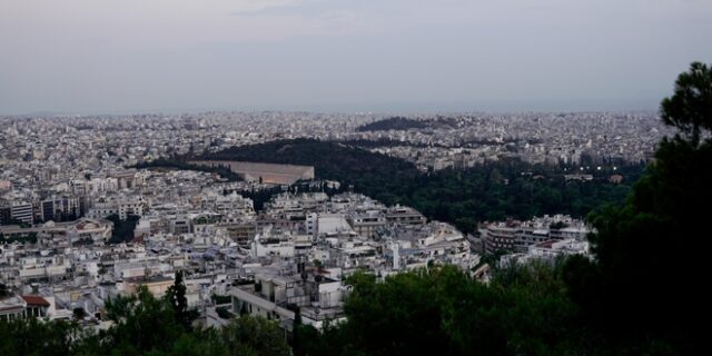 Καιρός: Υποχωρεί το κύμα κακοκαιρίας – Από το μεσημέρι βαθμιαία βελτίωση