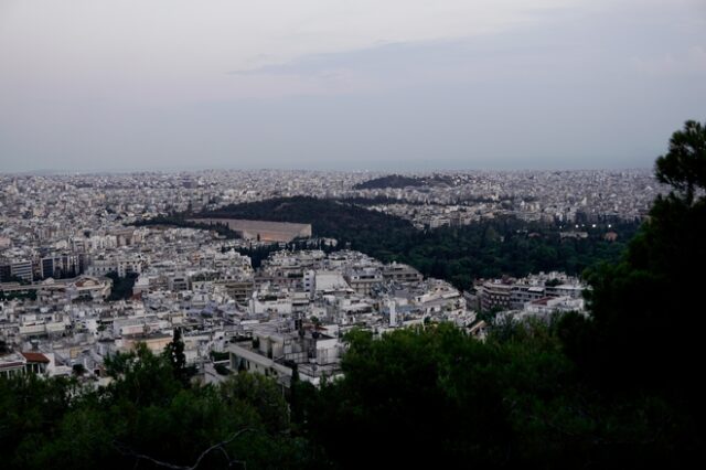 Καιρός: Υποχωρεί το κύμα κακοκαιρίας – Από το μεσημέρι βαθμιαία βελτίωση