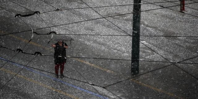 Ισχυρές βροχές και καταιγίδες την Τρίτη – Σε ισχύ το έκτακτο δελτίο της ΕΜΥ