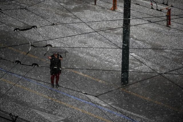 Ισχυρές βροχές και καταιγίδες την Τρίτη – Σε ισχύ το έκτακτο δελτίο της ΕΜΥ