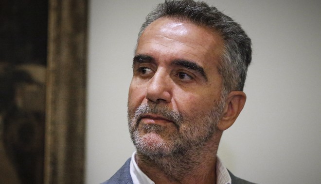Παραιτήθηκε ο πρόεδρος του ΕΟΤ – Αφήνει αιχμές για απόψεις στο υπουργείο υπέρ της χούντας