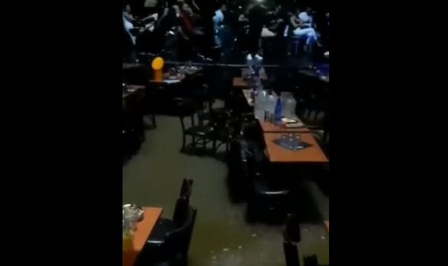Κακοκαιρία στην Αχαΐα: Βίντεο από το κέντρο διασκέδασης όπου εγκλωβίστηκαν 1.000 άνθρωποι
