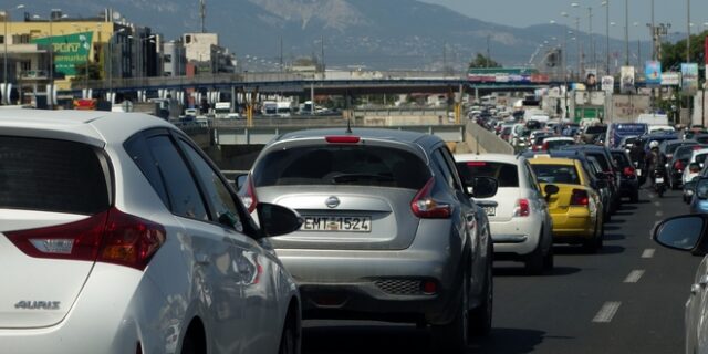 Σοβαρό τροχαίο στον Κηφισό με 2 τραυματίες – Όχημα έριξε κολώνα της ΔΕΗ