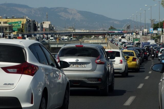 Σοβαρό τροχαίο στον Κηφισό με 2 τραυματίες – Όχημα έριξε κολώνα της ΔΕΗ