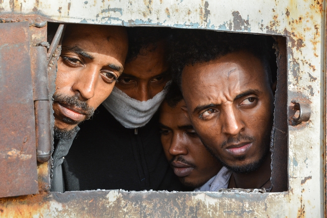 Αθέατοι πρόσφυγες στα κέντρα κράτησης της Λιβύης