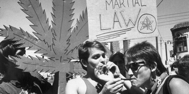 Η φωτογραφία της ημέρας: Οι πορείες για την κάνναβη που ήταν νόμιμη μέχρι το 1913