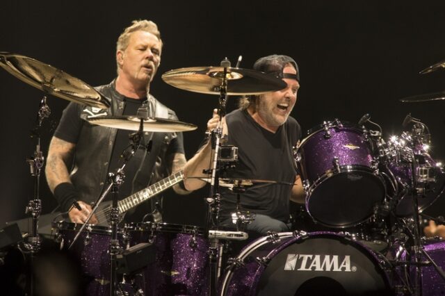 Metallica: Συνεχές μουσικό σφυροκόπημα μέσα στη βροχή