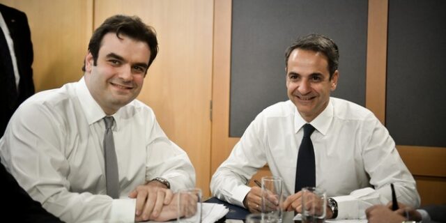 Ο Μητσοτάκης συναντά τις εταιρείες κινητής με το βλέμμα στις τιμές