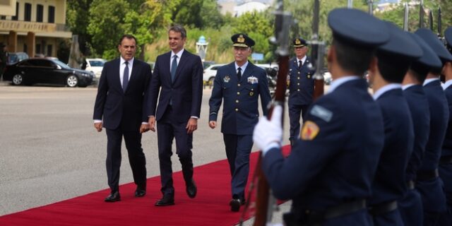 Επίσκεψη Μητσοτάκη στο Υπουργείο Εθνικής Άμυνας